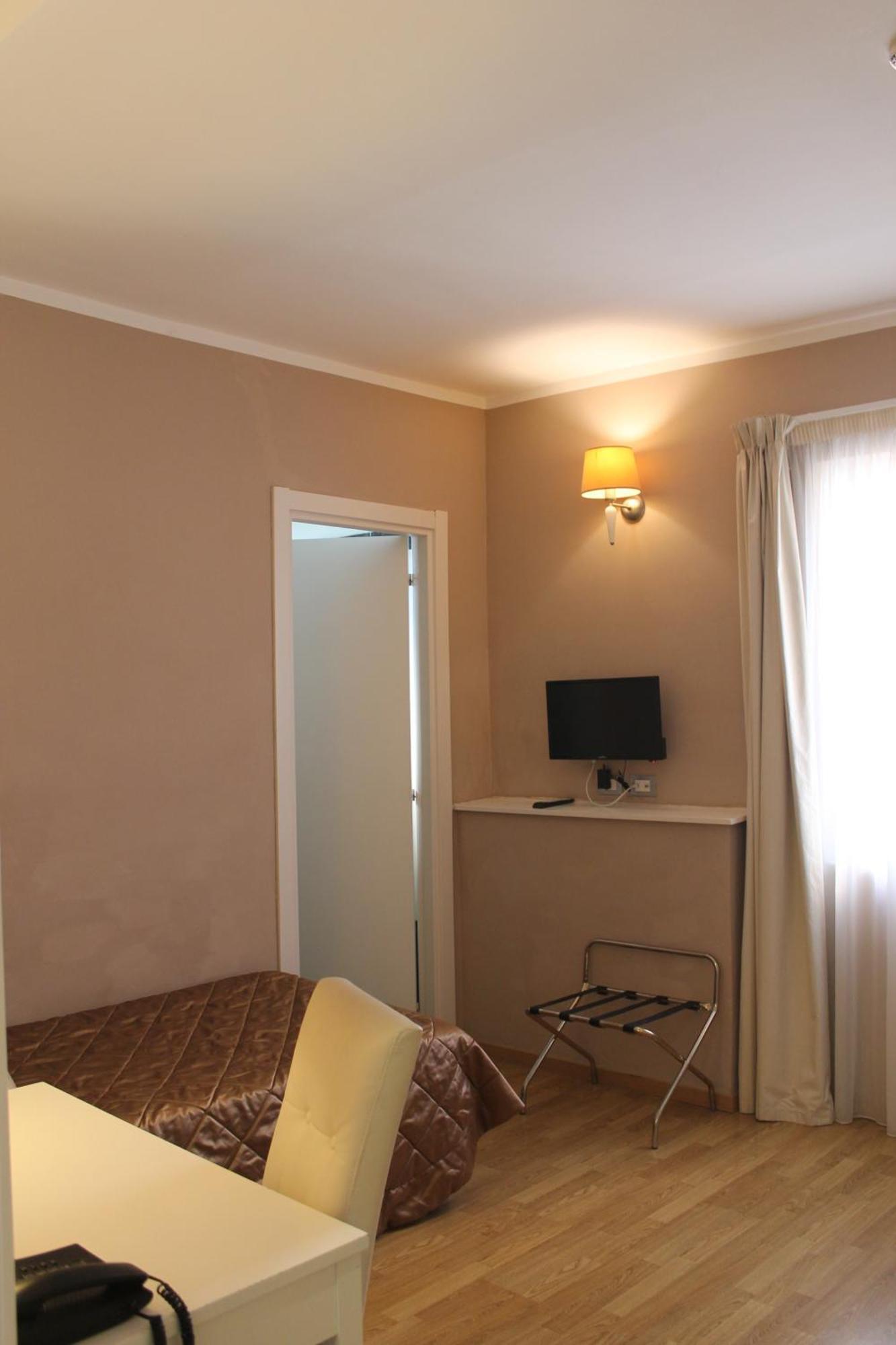 Hotel Centrale Όλμπια Εξωτερικό φωτογραφία
