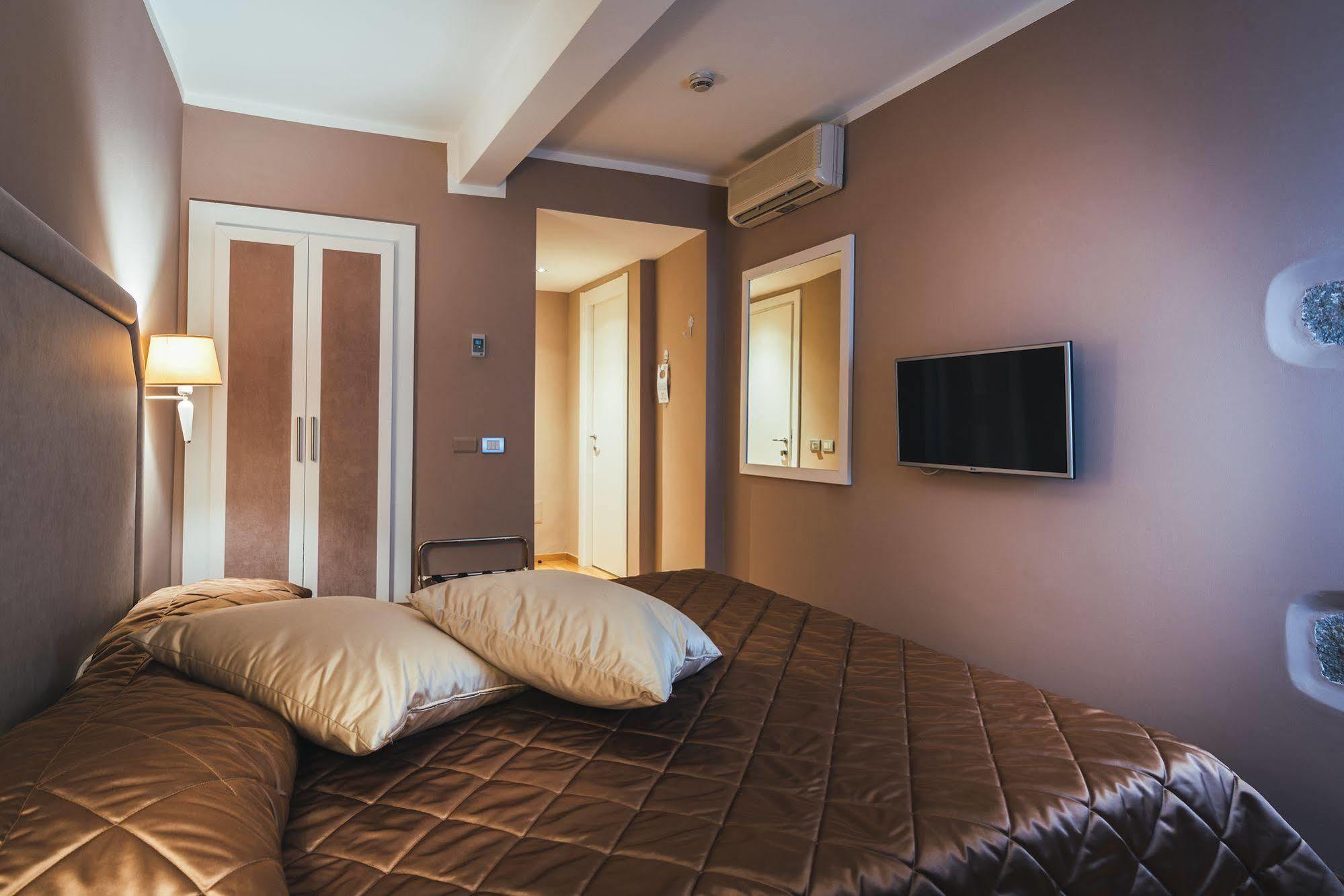 Hotel Centrale Όλμπια Εξωτερικό φωτογραφία